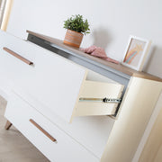 Commode à langer 'Ole' - 3 tiroirs avec poignées et pieds en bois - Chêne / Blanc