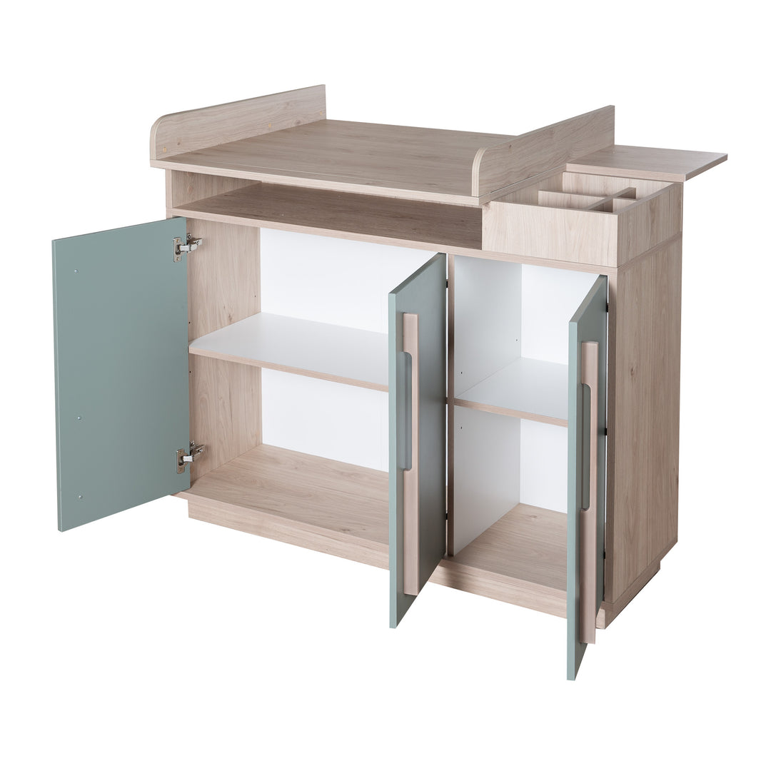 Babykommode 'Selva' 3-türig - Offene Fächer & Soft-Close - Reed Green / Virginia Chestnut