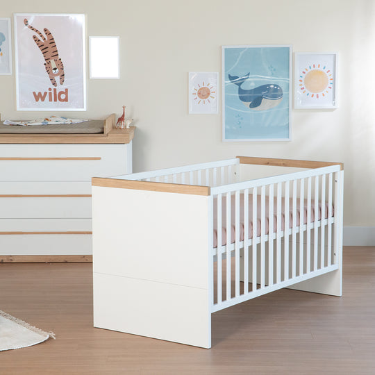 Convertible Baby Bed 'Lumo' 70x140 cm – Height Adjustable – White / Artisan Oak