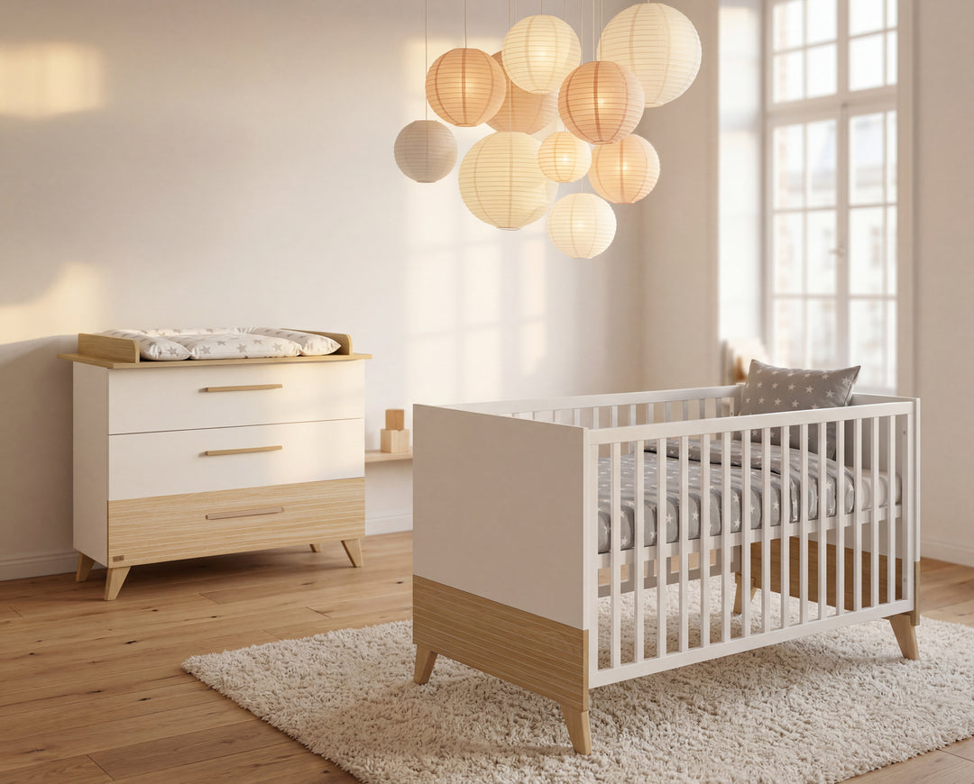 Lit bébé évolutif “Theo” 70 x 140 cm – Hauteur réglable – Convertible – Blanc / Chêne
