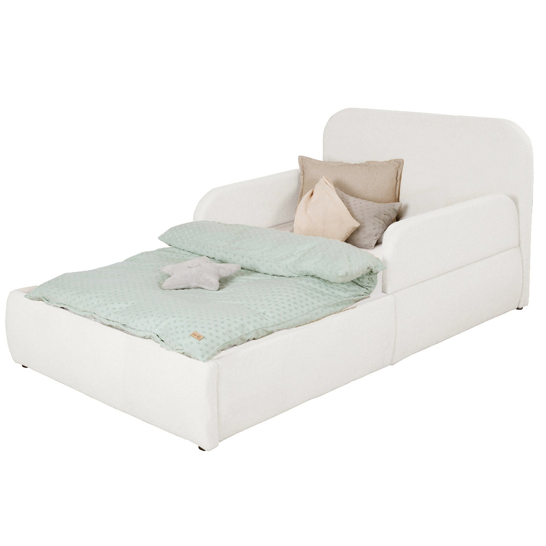 Lit blanc en bouclé avec tête et pied de lit, linge de lit menthe, image détourée.