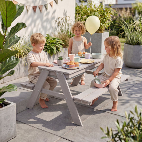 Conjunto de asientos infantiles «Play» con bandejas de juego, de madera maciza resistente a la intemperie - Gris