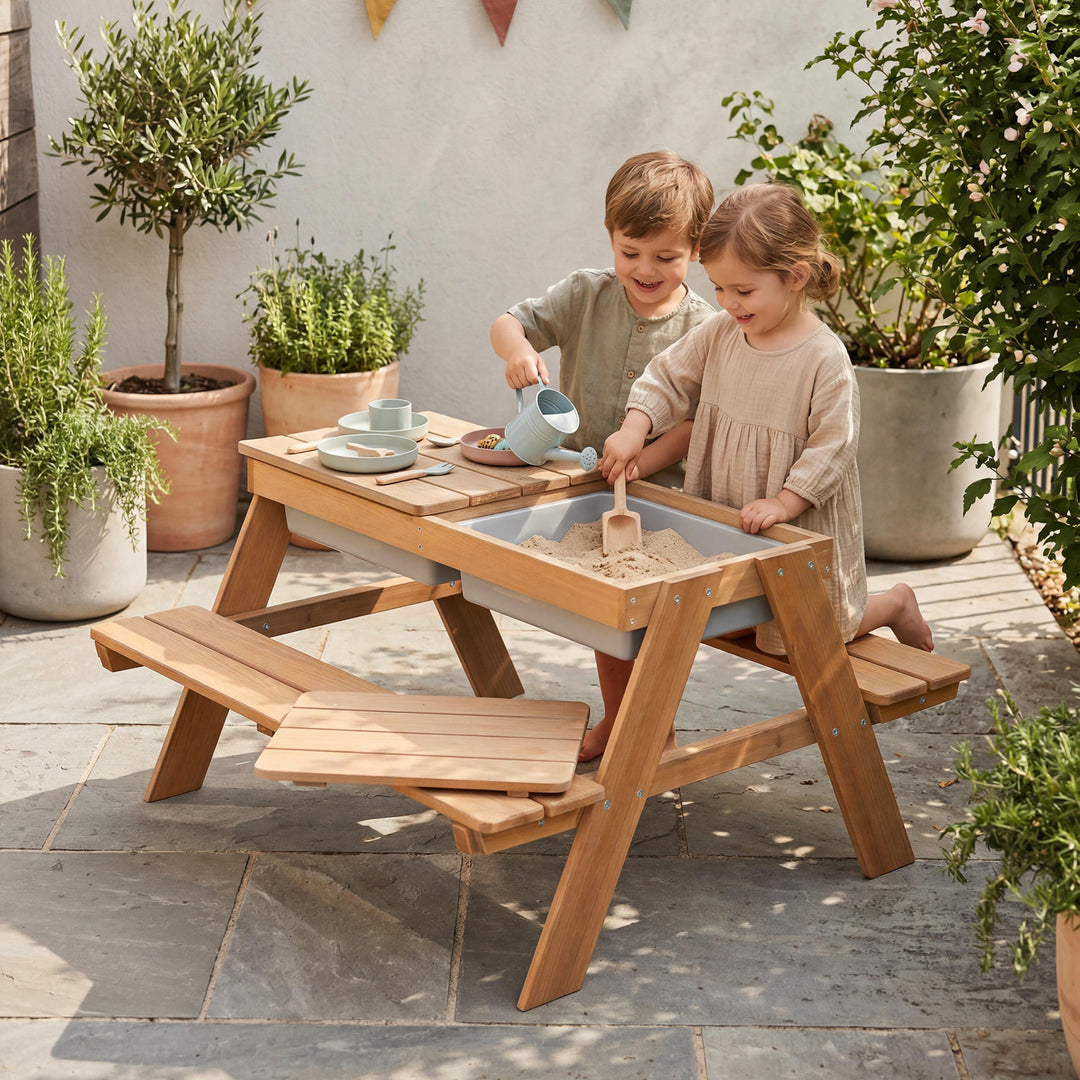 Conjunto de asientos infantiles «Play» con bandejas de juego, de madera maciza resistente a la intemperie - teca