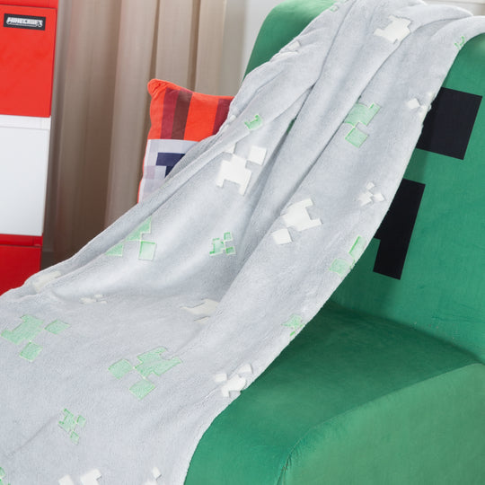 Cuddle Blanket 'Minecraft' with Glow-in-the-Dark Effect – Light Grey / Green