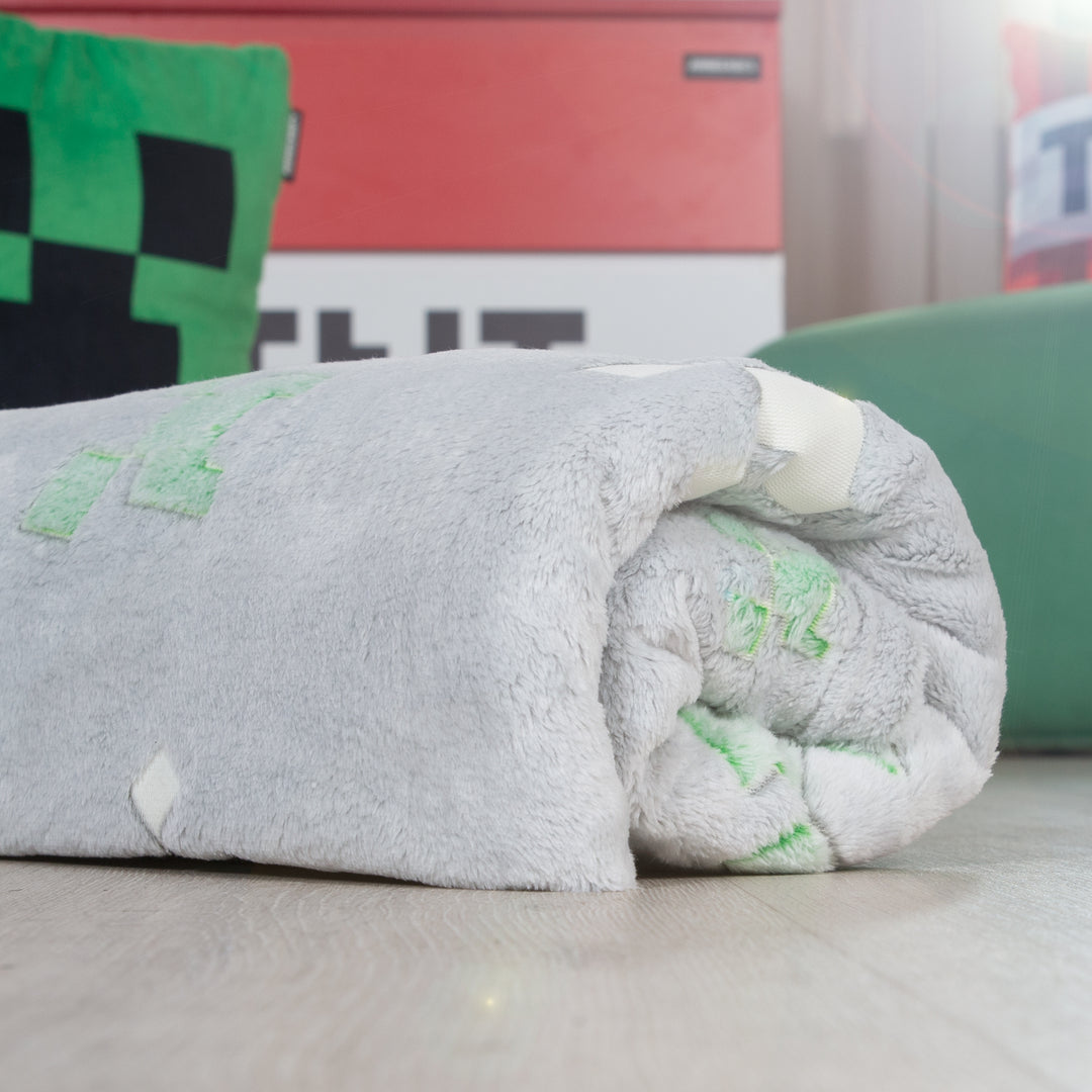 Cuddle Blanket 'Minecraft' with Glow-in-the-Dark Effect – Light Grey / Green