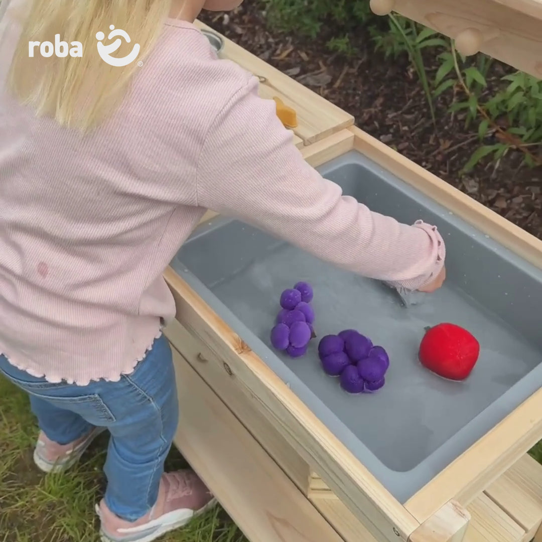 Video 456006NU (1/1) - Matschküche natur - Kinderaufnahme im Garten