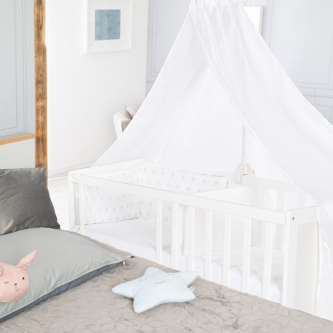 Letto multifunzione con funzione di attacco 60 x 120 cm, bianco, compresa l'attrezzatura da letto
