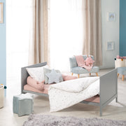 Lettino per bambini 70 x 140 - Regolabile in altezza - 3 doghe estraibili - Legno grigio