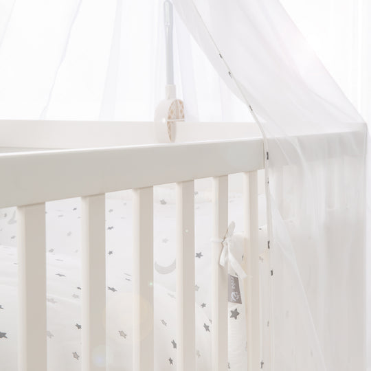 Juego completo de cuna 'Sternenzauber gris' 70 x 140 cm, blanco, incluye ropa de cama, dosel, protector y colchón