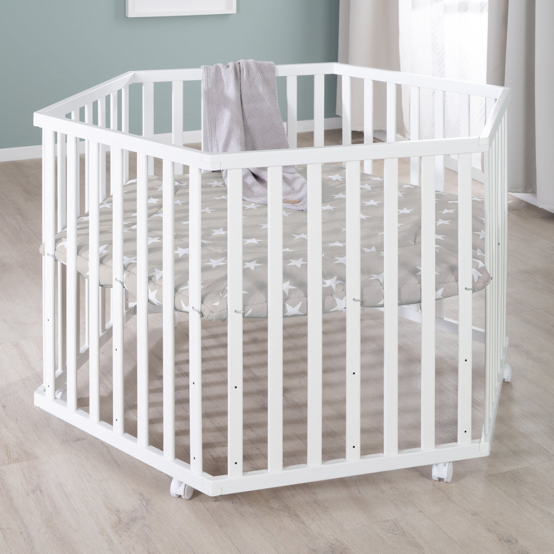 Parc 'Little Stars' hexagonal, avec revêtement de protection, en bois blanc