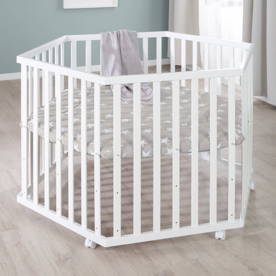 Parc 'Little Stars' hexagonal, avec revêtement de protection, en bois blanc