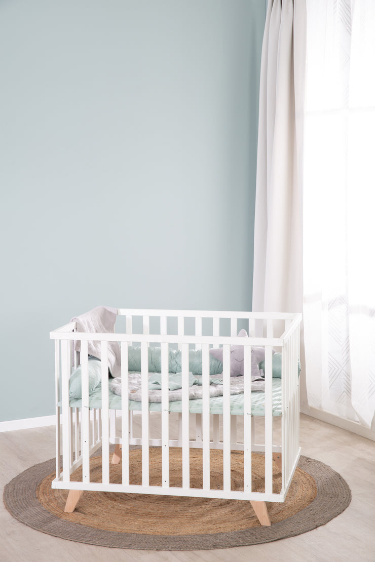 In esecuzione 75x100, bianco in legno, incluso l'inserto protettivo "Lil Planet Frosty Green"