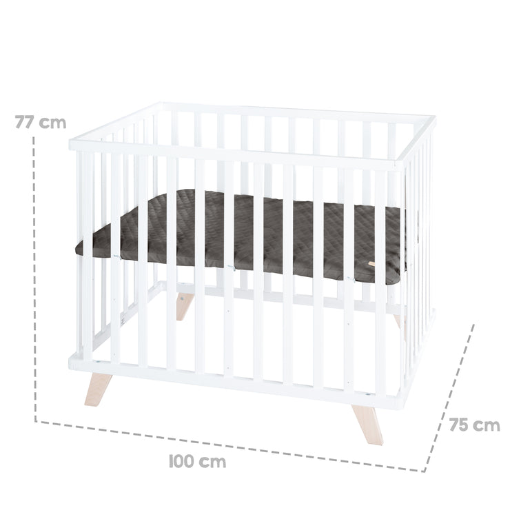 Parc bébé 75 x 100 avec pieds en bois + Tapis matelassée 'Graphite' - – roba