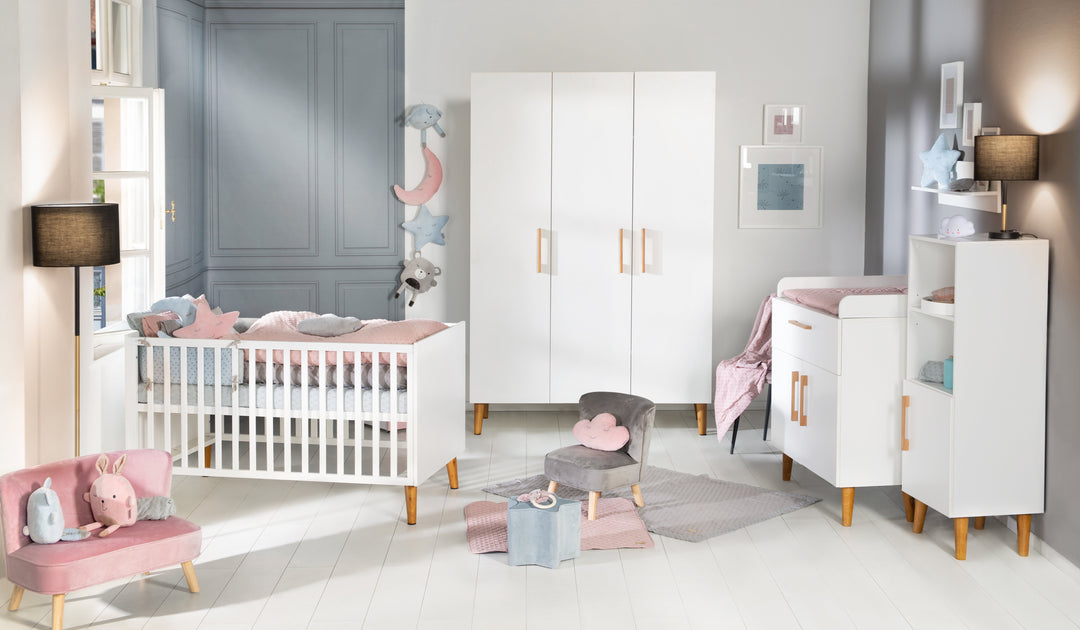 Kinderzimmerset 'Mick', inkl. Kombi-Bett, Wickelkommode & 3-türigem Schrank, weiß/Goldeiche