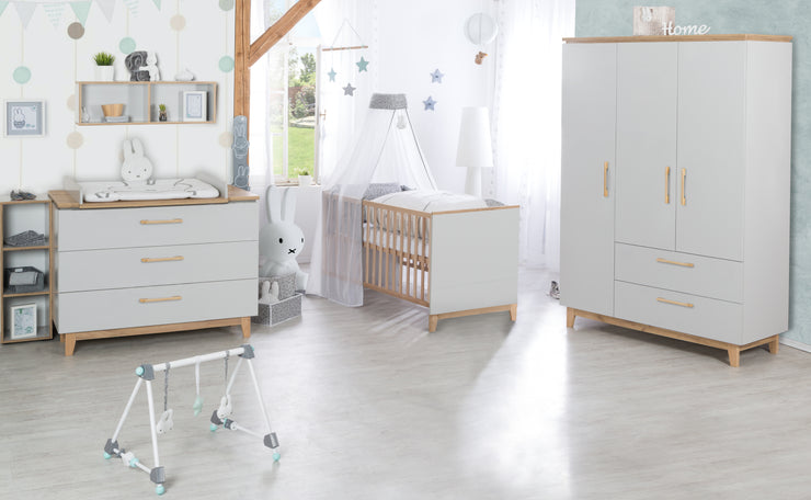Kinderzimmerset 'Caro', inkl. Kombi-Bett 70 x 140 cm, Wickelkommode & 3-türigem Schrank, Lichtgrau/Goldeiche