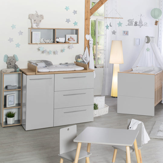 Kinderzimmerset 'Tobi', inkl. Kombi-Bett 70 x 140 cm, Wickelkommode & 3-türigem Schrank, Lichtgrau/Goldeiche