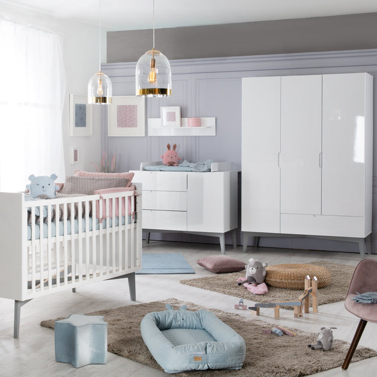 Set de meuble  "Retro 2", incl. lit bébé 70 x 140 cm, commode à langer et armoire 3 portes, blanc/gris