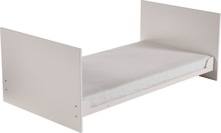 Children's room set 'Maren' including a combination cot 70 x 140 cm & wide changing table, white
