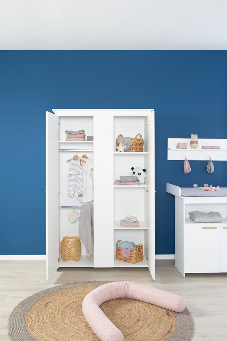 Kleiderschrank 'Anton' 2-türig, mit modernen Holzgriffen aus Buche, für Baby- & Kinderzimmer