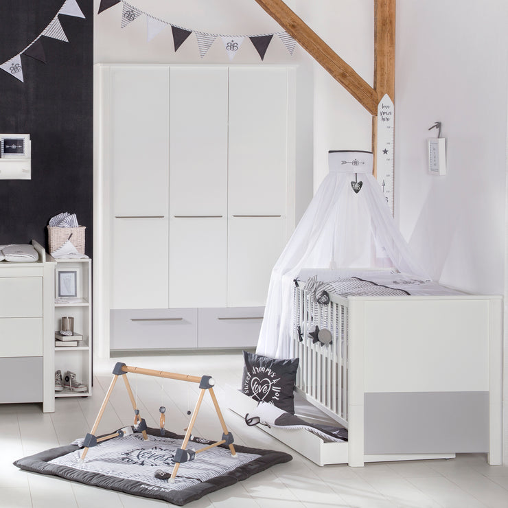 Zimmerset 'Linus' inkl. Kombi-Bett 70 x 140 cm, Wickelkommode & 3-türigem Schrank, Weiß / grau