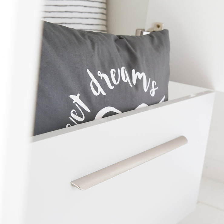 Zimmerset 'Linus' inkl. Kombi-Bett 70 x 140 cm, Wickelkommode & 3-türigem Schrank, Weiß / grau