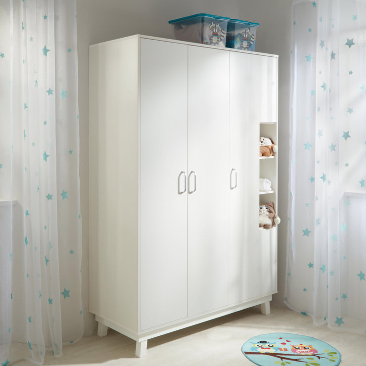 Kleiderschrank 'Nordic weiss' 3-türig, Korpus & Fronten weiß, inkl. abnehmbarer Fußkonstruktion