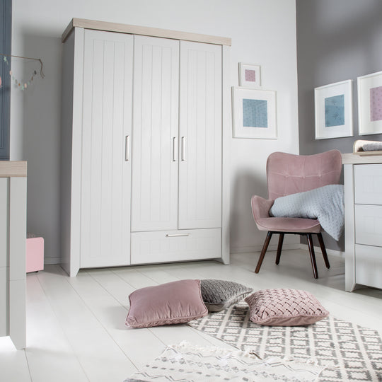 Kindermöbelset 'Helene', inkl. Kombi-Bett 70 x 140 cm, Wickelkommode & 3-türigem Schrank, Lichtgrau
