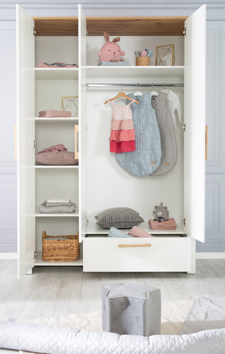 Kleiderschrank 'Ava' 3-trg. in weiß, mit Deckplatte in 'Artisan Eiche' –  roba