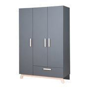 Armoire "Jara" 3 portes, anthracite, avec pieds et poignées en hêtre véritable