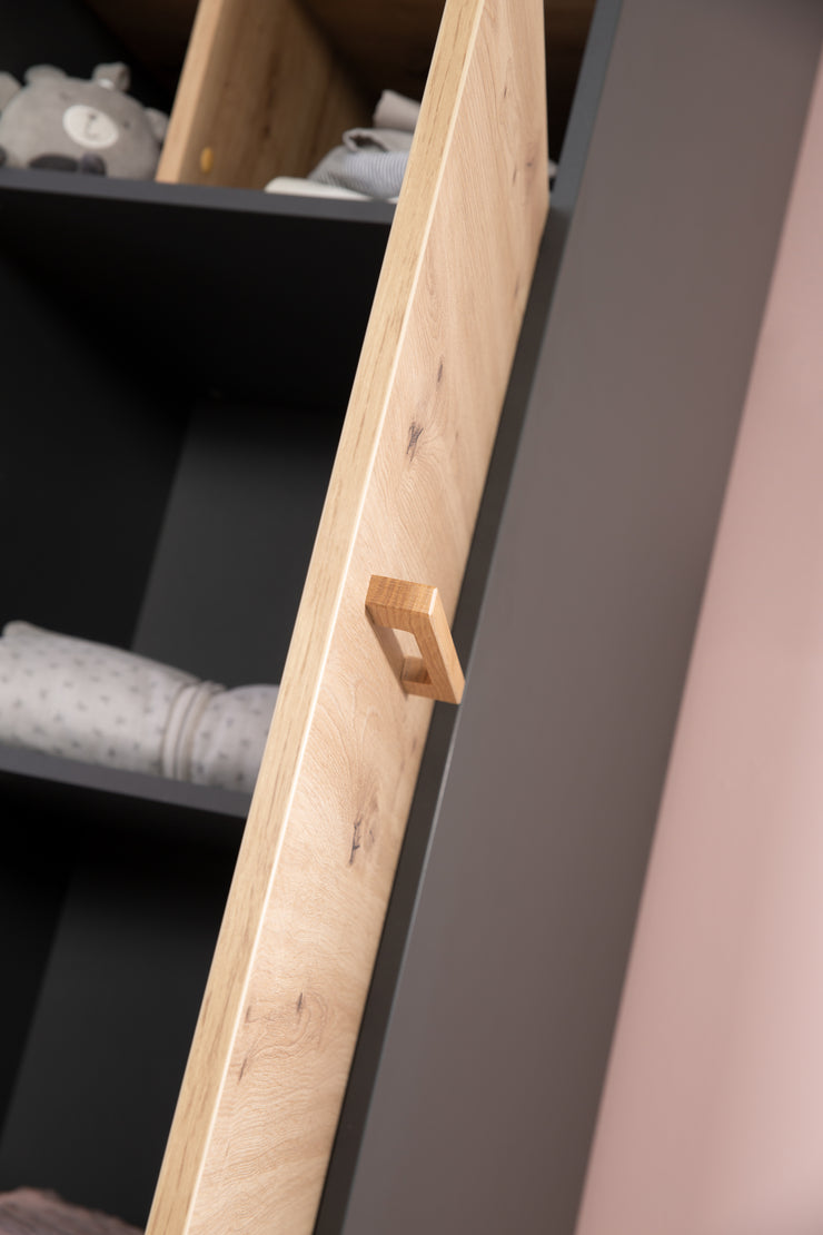 Guardaroba 'Lenn' 3 -door - antracite - decorazioni in legno 'artigiano eiche' - manici in legno massiccio