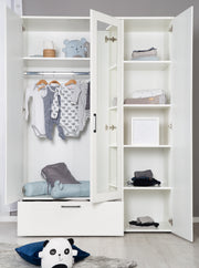 Armario 'Sylt' 3-Trg. incluyendo la puerta del espejo, cajón, barra de ropa y 5 pisos, con fresado decorativo