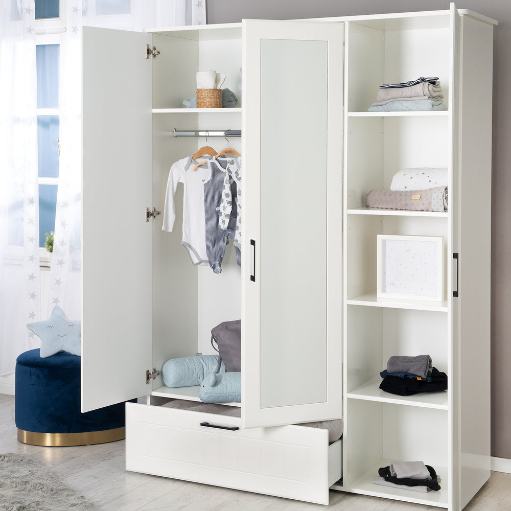 Kleiderschrank 'Sylt' 3-trg. inkl. Spiegeltür, Schublade, Kleiderstange & 5 Böden, mit dekorativen Fräsungen