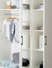 Armario 'Sylt' 3-Trg. incluyendo la puerta del espejo, cajón, barra de ropa y 5 pisos, con fresado decorativo