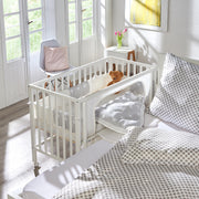Cama de habitación 'Safe Sleeple®', 60 x 120 cm, 'Stars Grey', cama lateral que incluye equipos, blanco pintado