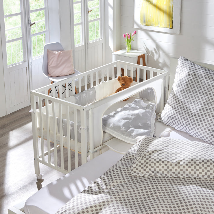 Cama de habitación 'Safe Sleeple®', 60 x 120 cm, 'Stars Grey', cama lateral que incluye equipos, blanco pintado