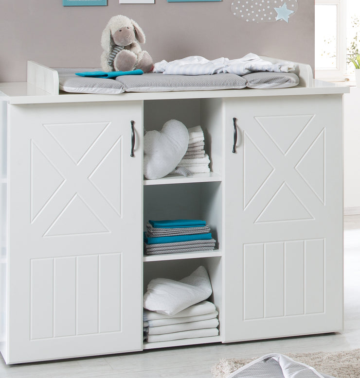 Changing Unit 'Constantin' with wrapbase, in country style white with practical classification