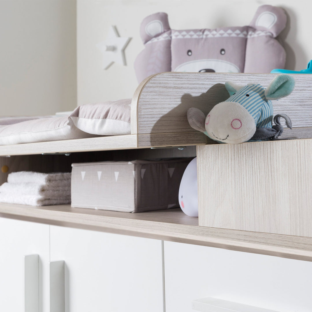 Cassettiera fasciatoio'Olaf' con fasciatoio, bianco / Olmo Luna, altezza cambio 92,5 cm