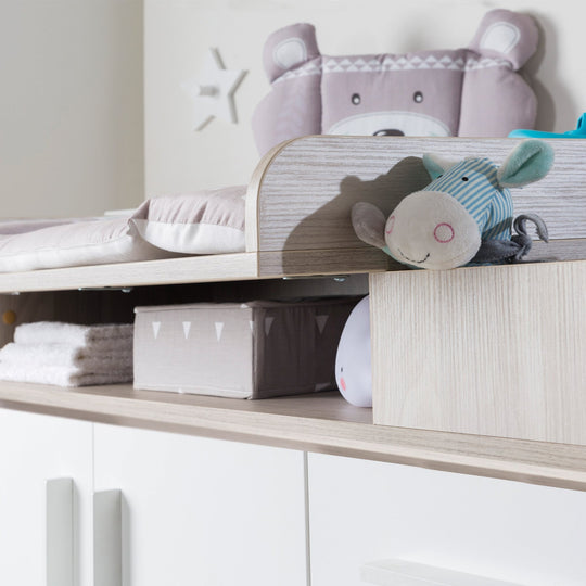 Cassettiera fasciatoio'Olaf' con fasciatoio, bianco / Olmo Luna, altezza cambio 92,5 cm