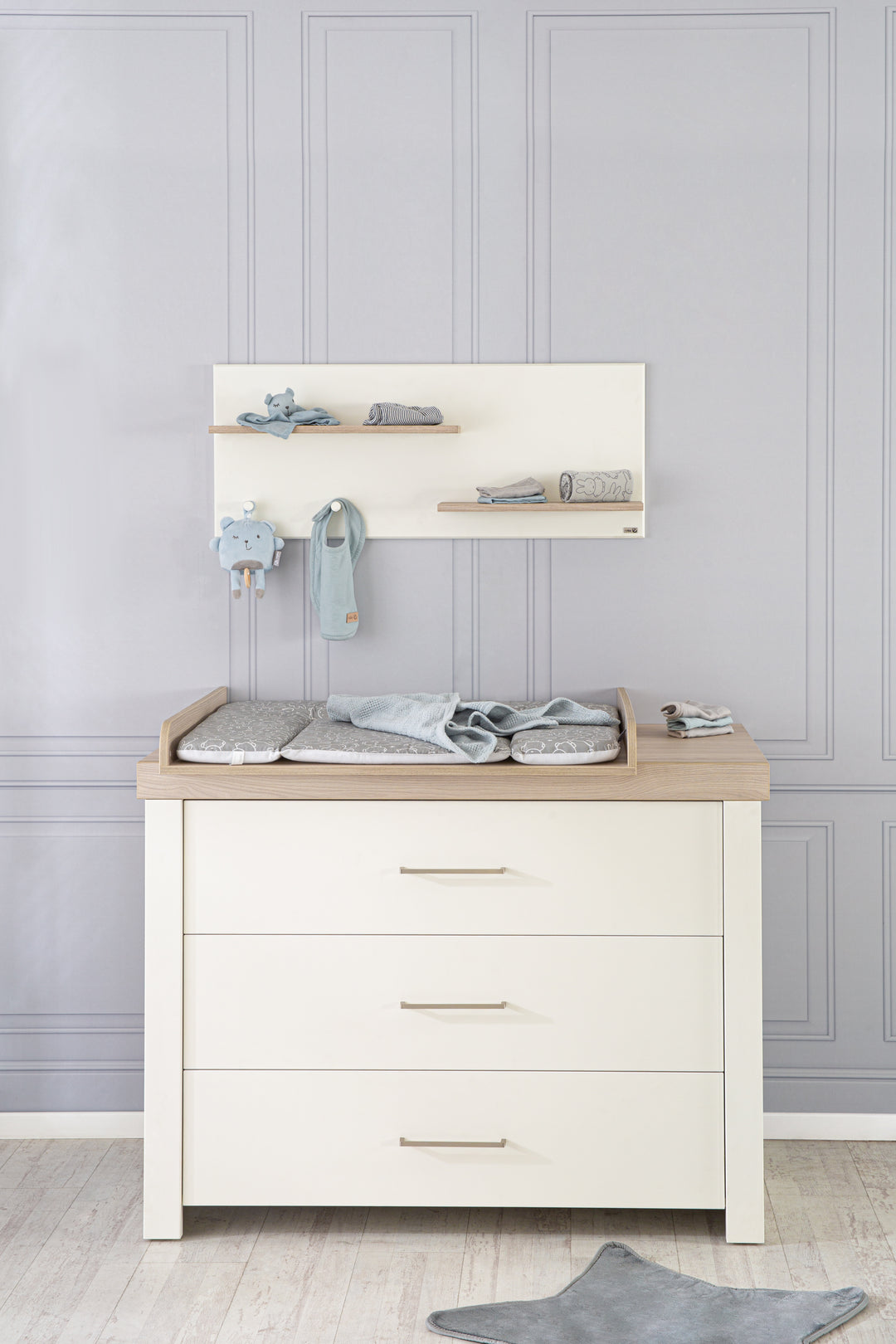 Furniture Set 'Lucy' 2-Piece, Including Convertible Children's Bed 70 x 140 cm & Wide Changing Table