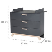 Envolviendo la cómoda 'jara', que incluye accesorio cambiante, pies y manijas hechas de madera maciza, altura de envoltura 93 cm