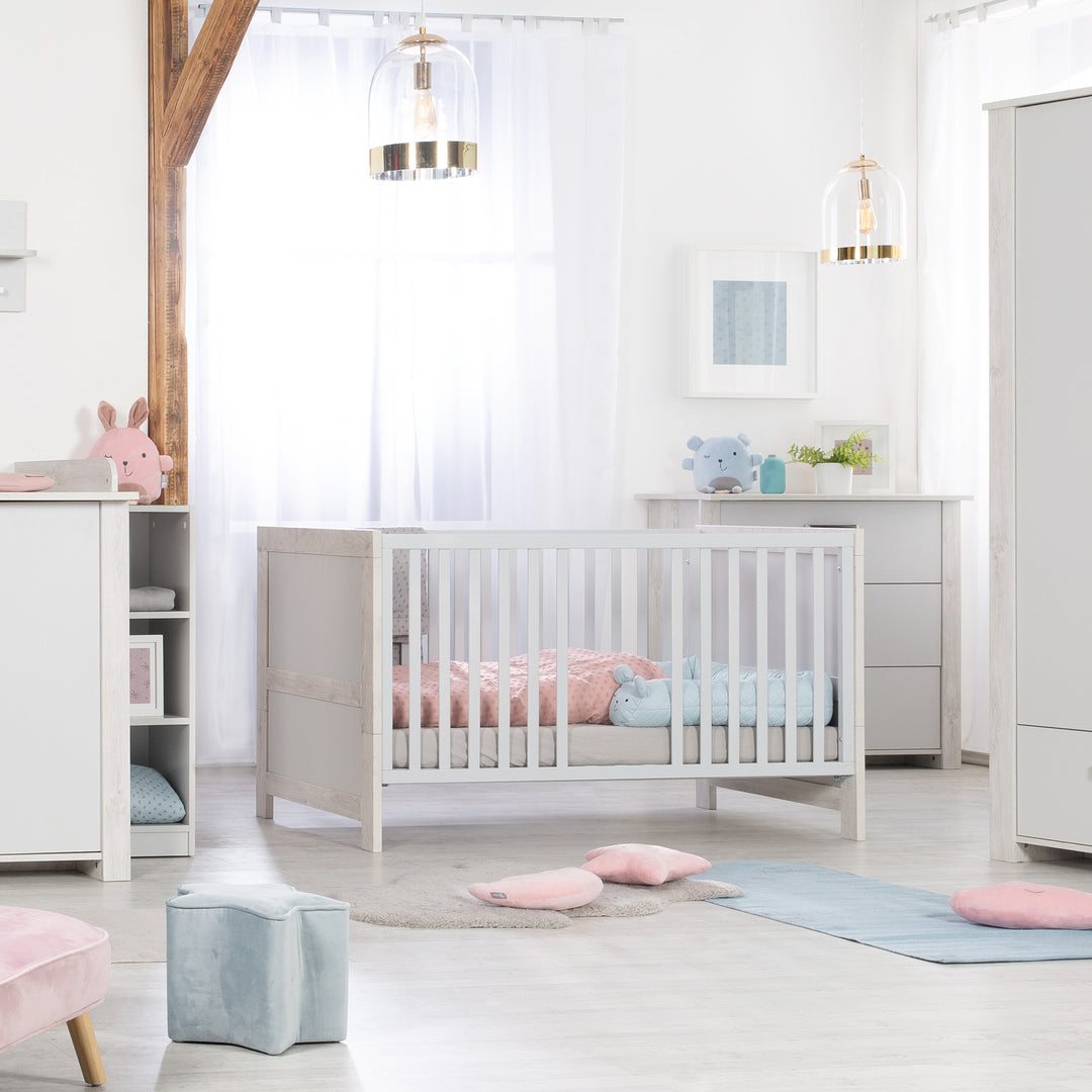 Cuna convertible 'Mila', 70 x 140 cm, ajustable y convertible en cama juvenil, con 3 barrotes extraíbles