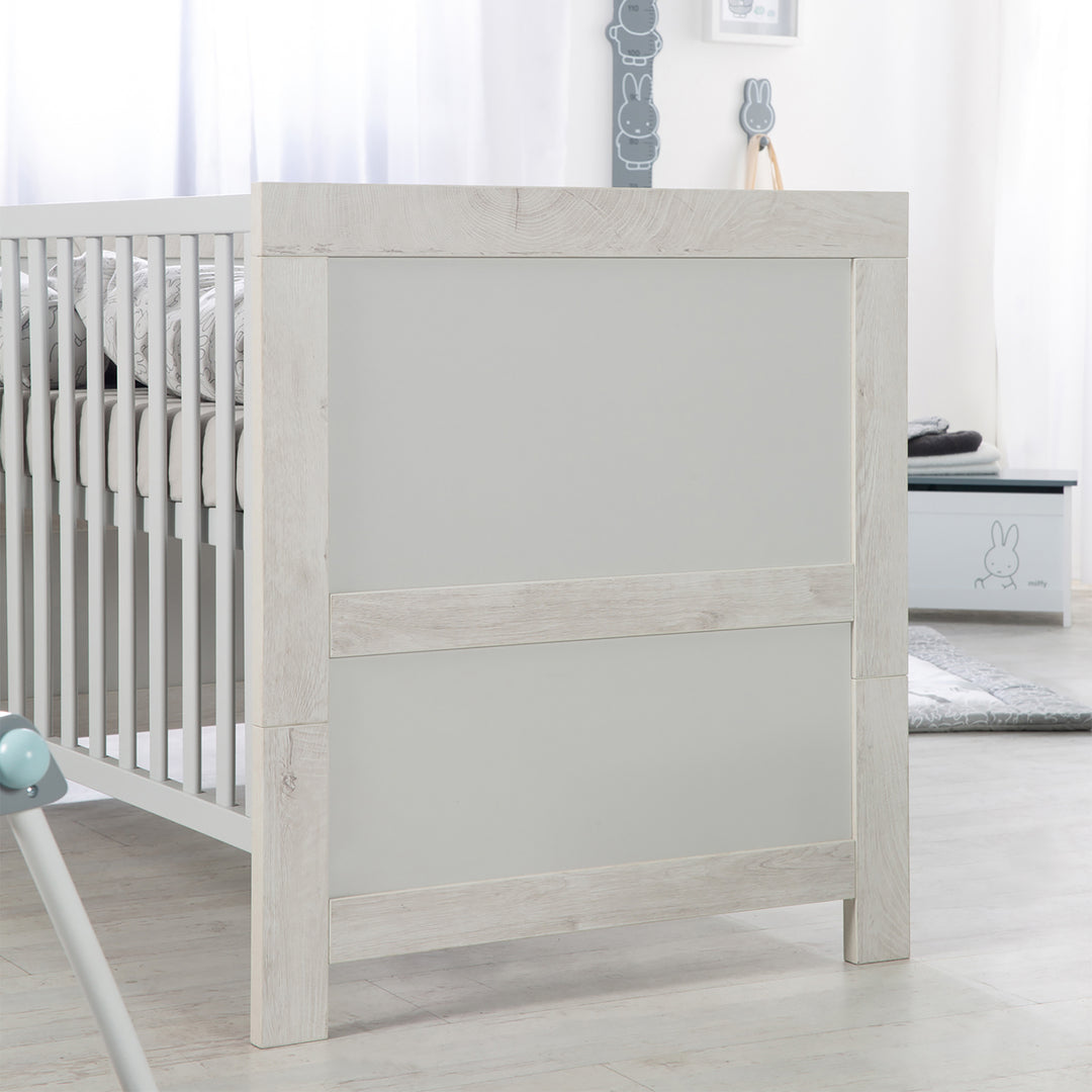 Cuna convertible 'Mila', 70 x 140 cm, ajustable y convertible en cama juvenil, con 3 barrotes extraíbles