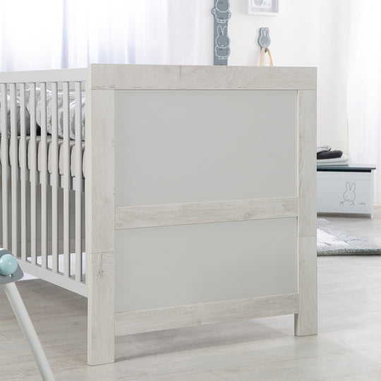 Cuna convertible 'Mila', 70 x 140 cm, ajustable y convertible en cama juvenil, con 3 barrotes extraíbles
