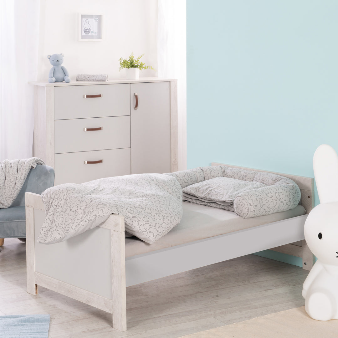 Cuna convertible 'Mila', 70 x 140 cm, ajustable y convertible en cama juvenil, con 3 barrotes extraíbles