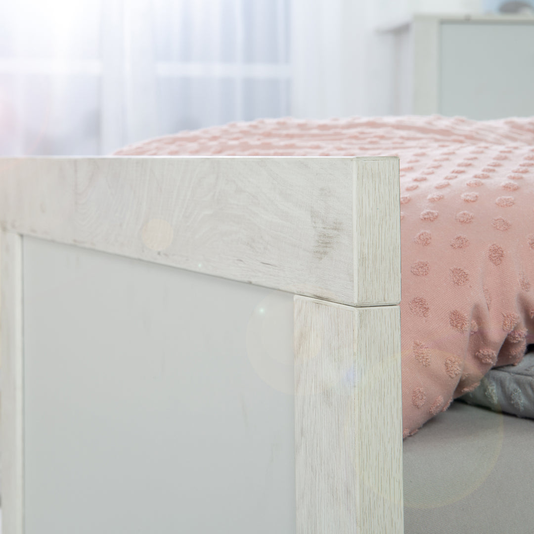 Cuna convertible 'Mila', 70 x 140 cm, ajustable y convertible en cama juvenil, con 3 barrotes extraíbles