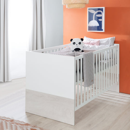 Cuna convertible 'Julia' 70 x 140 cm, blanca, ajustable en altura, 3 barrotes extraíbles, convertible