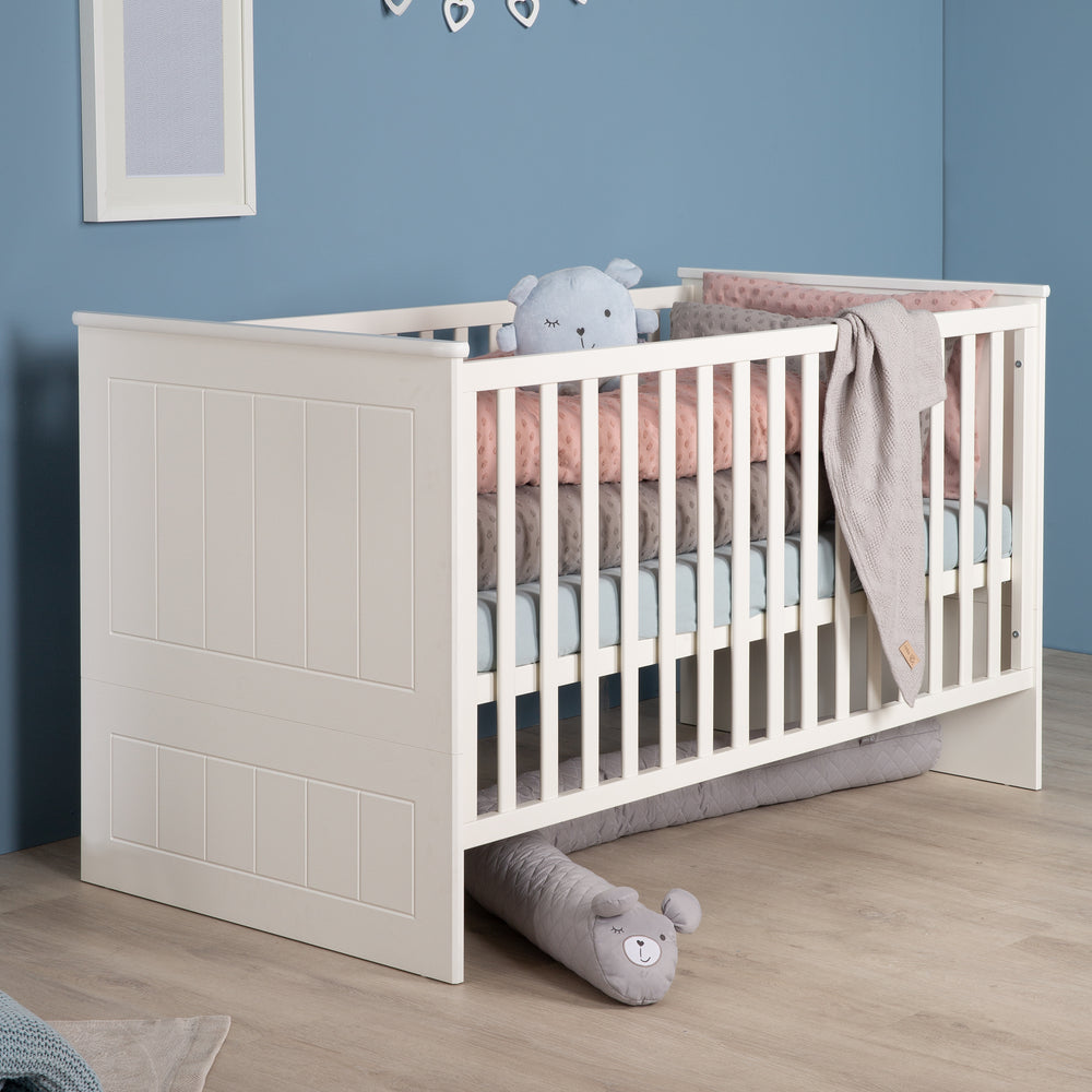 Cuna convertible 'Sylt', 70 x 140 cm, blanca, ajustable en altura, con 3 barrotes extraíbles, convertible