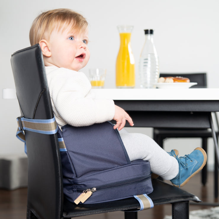 Booster seat, inflatable seat with raised side parts, booster seat for at home and on the go