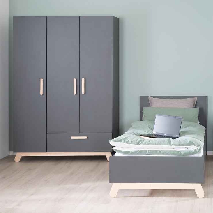 Letto per ragazzi "Jara" 90 x 200 cm - Decoro antracite - Piedi in vero legno di faggio