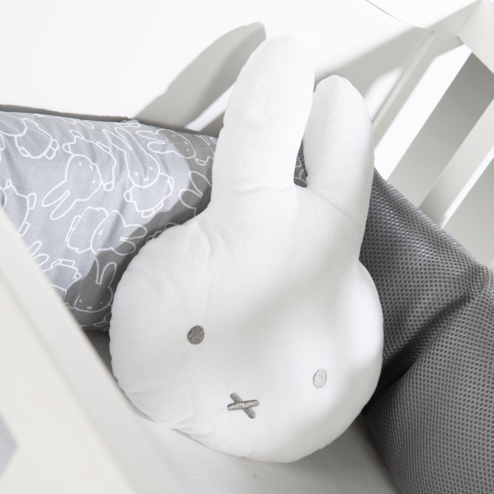 Dekokissen 'miffy®' fürs Baby-/ Kinderzimmer, Kuschelkissen aus weichem Coral-Fleece